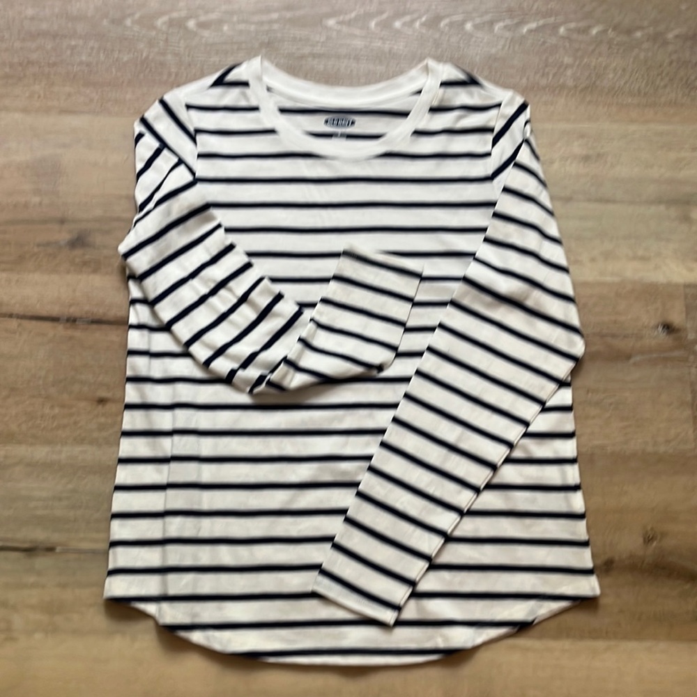Old Navy long sleeve top